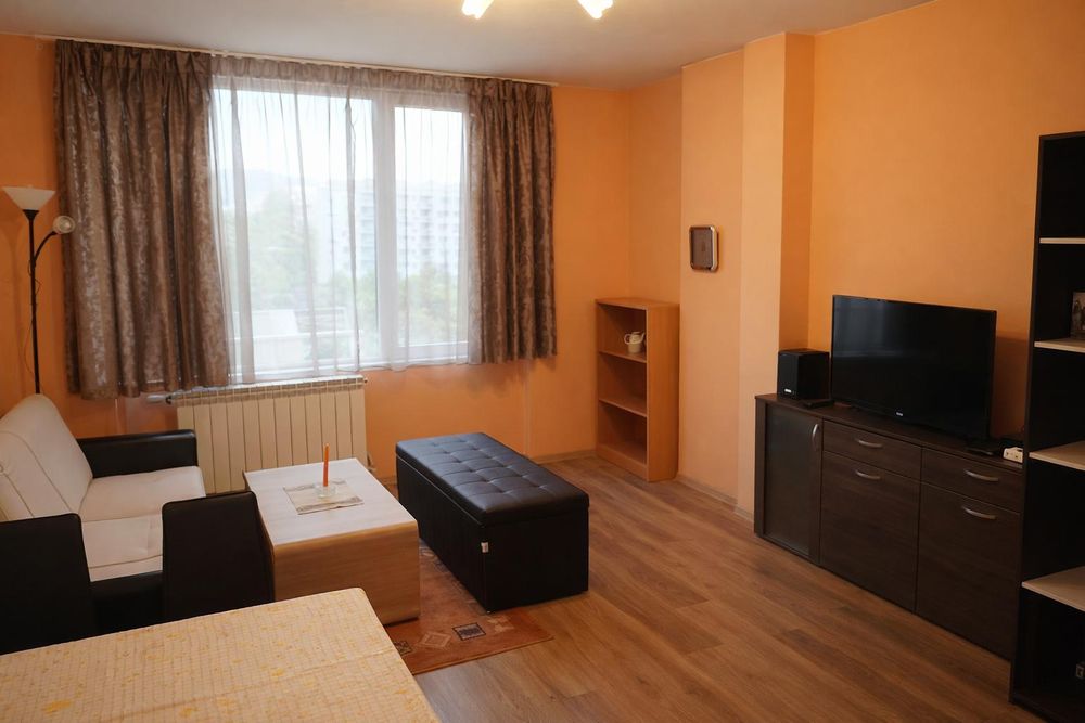 Дава се под наем Двустаен апартамент в София, Люлин 2 - 62 кв.м за 398.82 € - Снимка #1