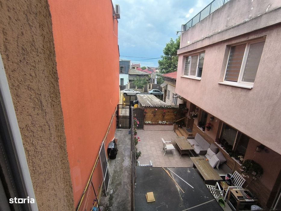 CENTRU - Casa solida cu etaj ,la pret de apartament !
