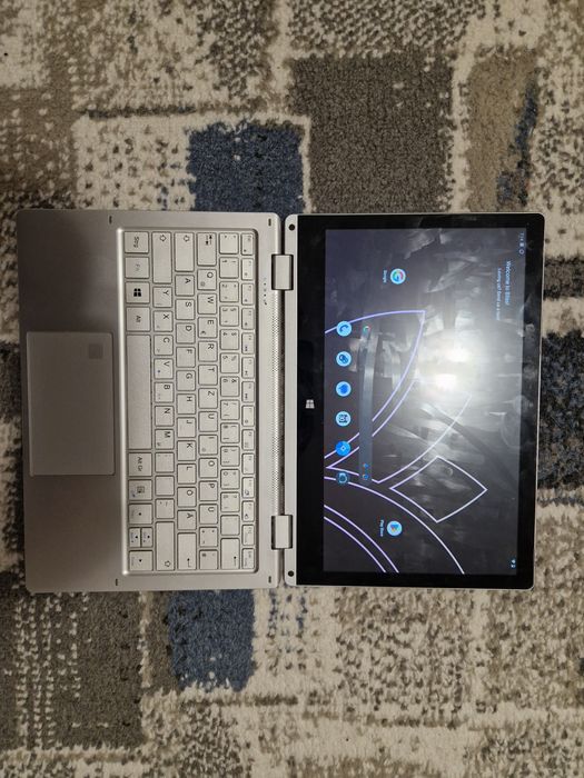 Laptop TREKSTOR C11 touchscreen 2in1 pliabil