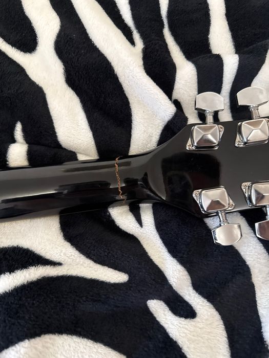 Гитара с чехлом б/у