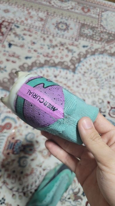 Продам бутсы футбольные