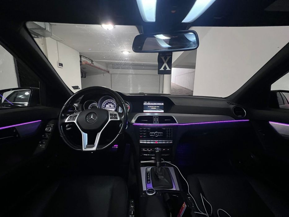 Поставяне на амбиентно осветление за всички видове автомобили