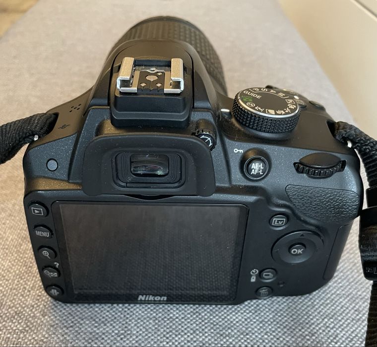 Aparat foto DSLR Nikon D3200 Black + Obiectiv 18-105mm + Blitz SB-700