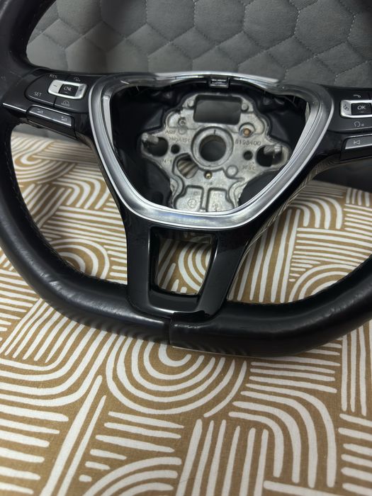 Volan Volkswagen Passat B8 / B6 / B7 / Golf VII / CC //