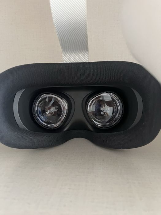 Meta Quest 3S в идеальном состоянии.