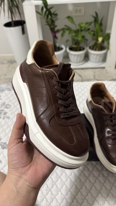 Продается турецкие кроссовки