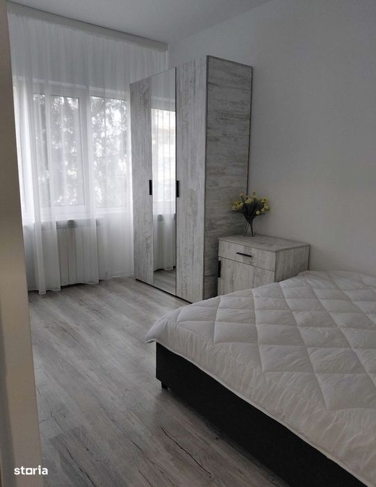 Apartament cu 3 camere de vânzare în zona Micro 16