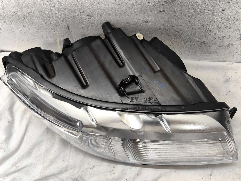 НОВ фар Шкода Суперб  Skoda Superb