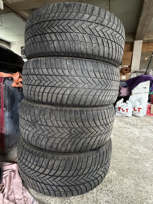 Bridgestone 275/45R20 110W