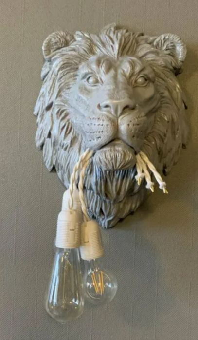 Голова льва, светильник на стену.