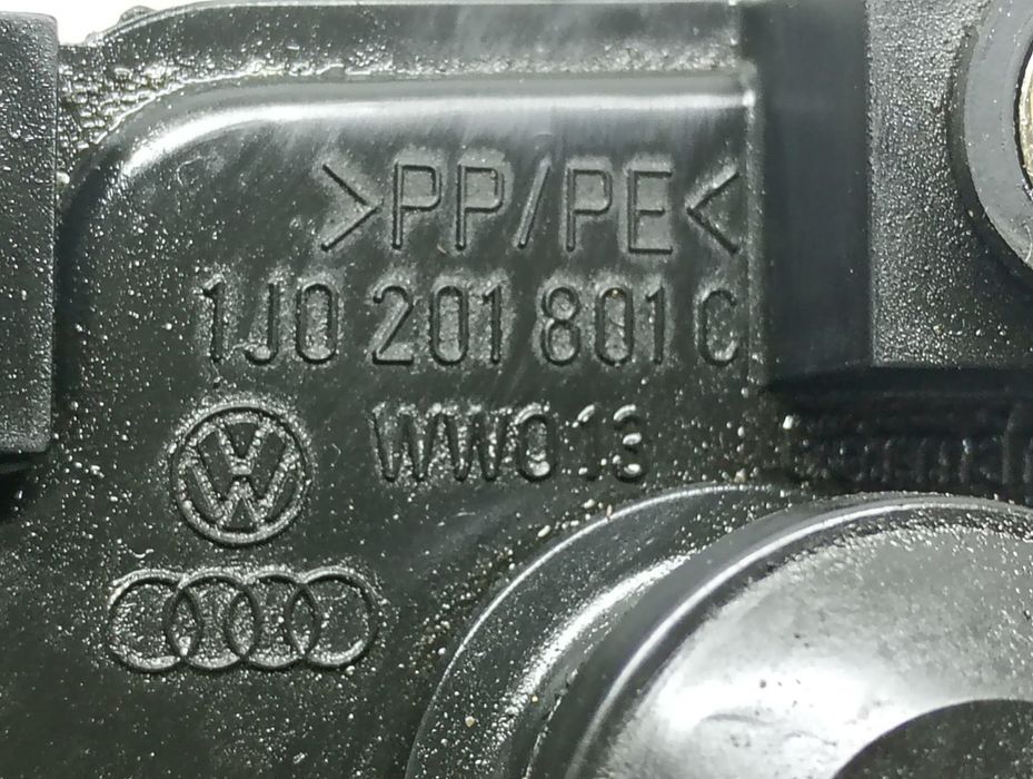 Canistra carbon 1J0201801C Volkswagen Golf 4 (1997 - 2006)