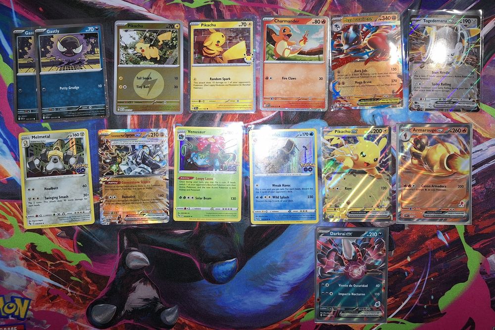 Pokemon карти и протектори!