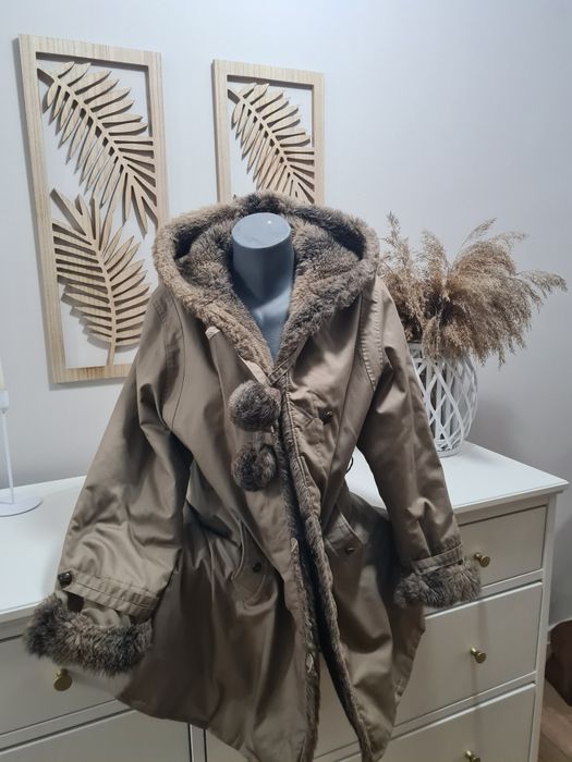 Parka cu blana crem