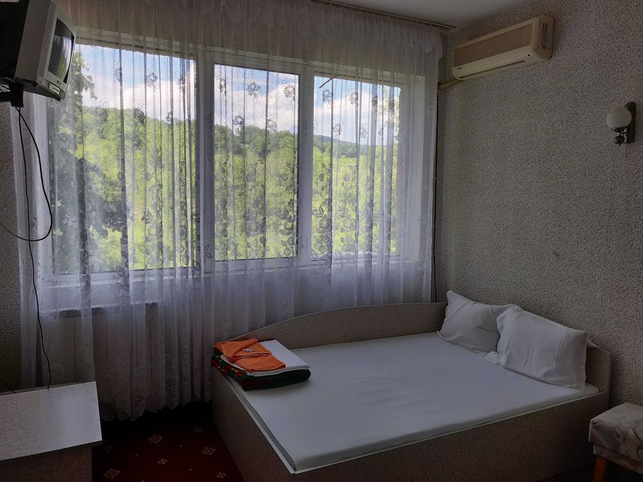 Продава се Хотел в с. Старозагорски бани, Област Стара Загора - 1700 кв.м за 589 €/кв.м - Снимка #14