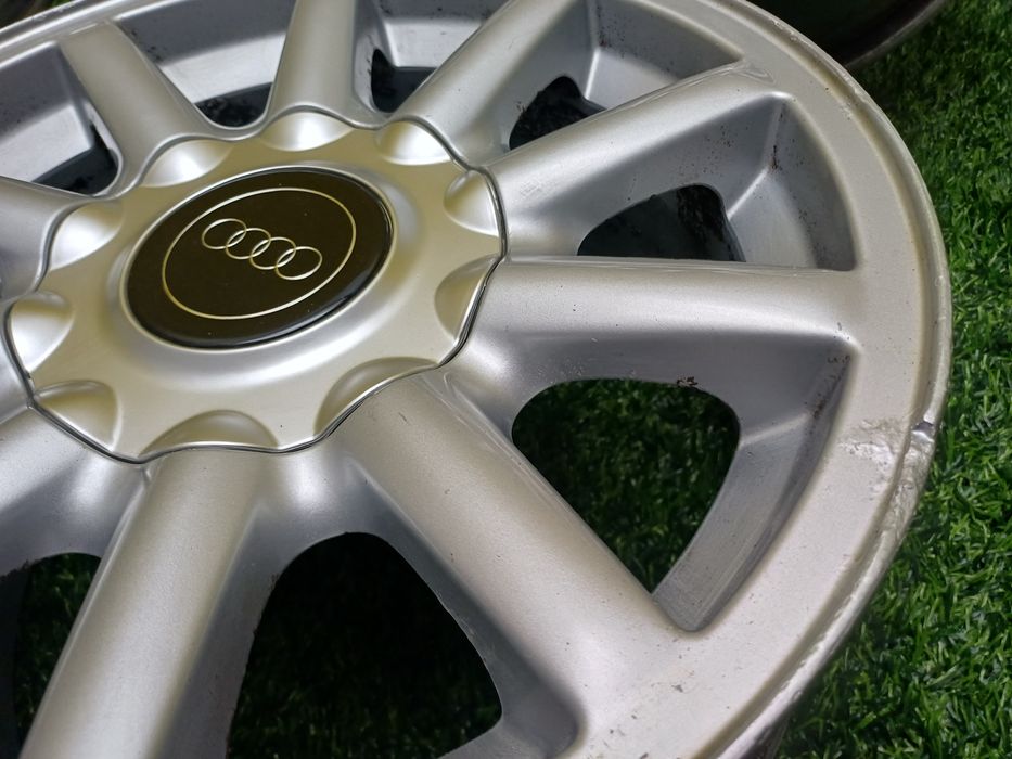 Диски R15 5x112 ромашки на Audi.