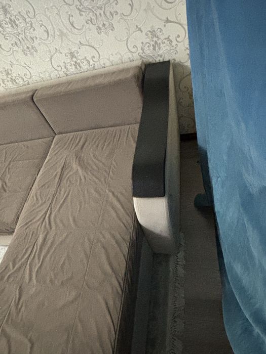 Диван угловой, коричневый, срочно
