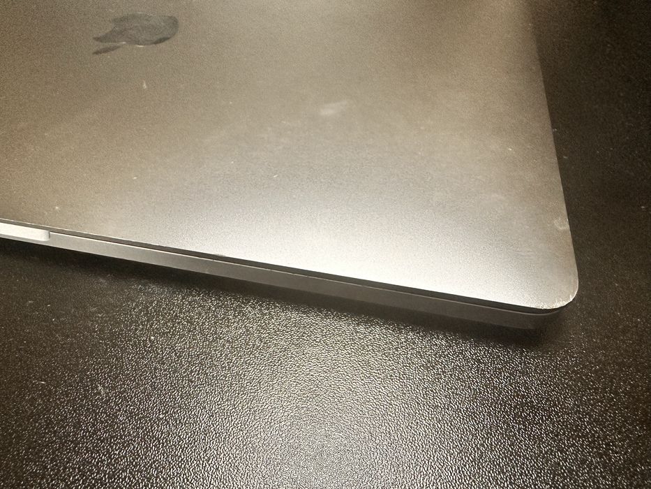 Apple MacBook Pro 13-inch 2.3GHz Core i5, 128 SSD - Space Gray - 2017