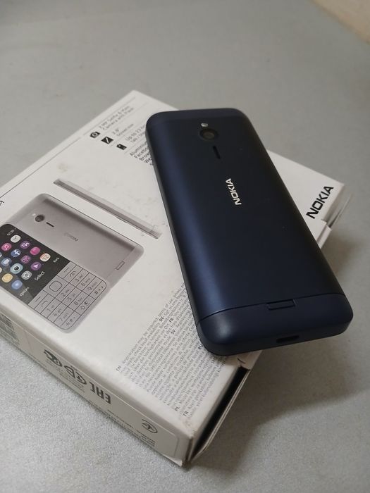 Legendarniy Nokia 230  sotiladi