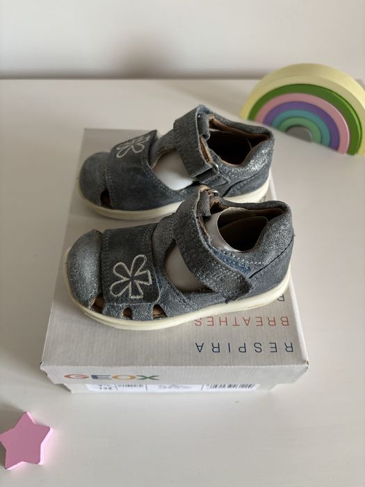 Комплект два чифта сандали 20 момиче