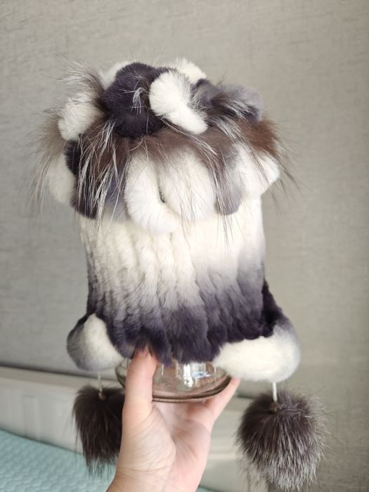 Тёплая меховая шапка
