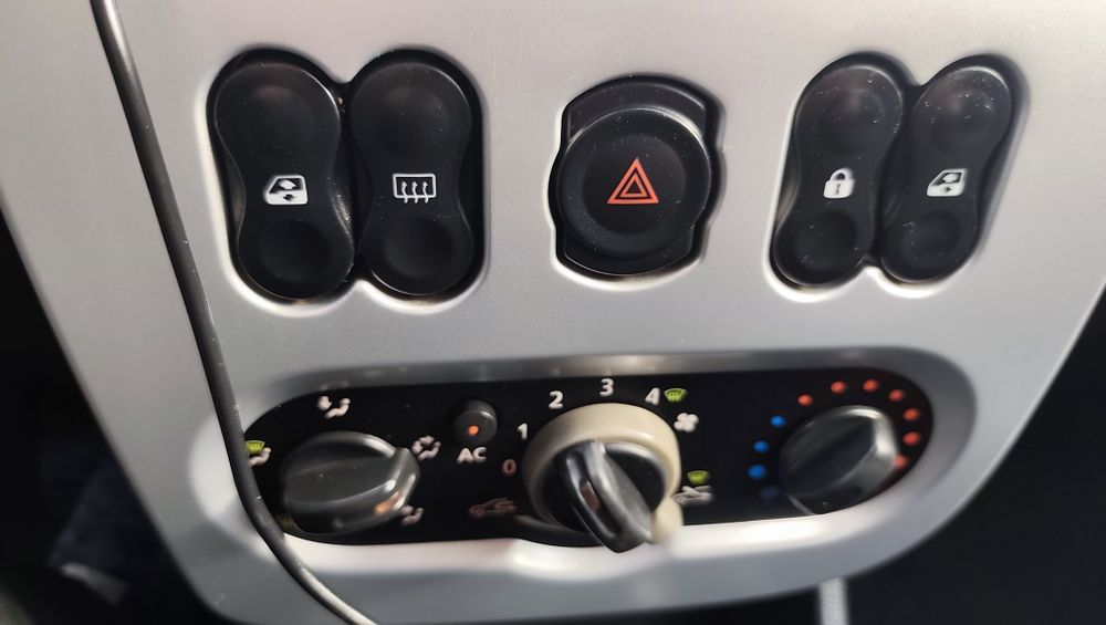 DACIA Logan 2010 — imagine 8