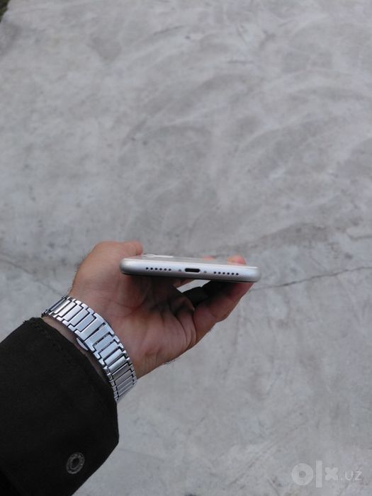 iphone 11.        .