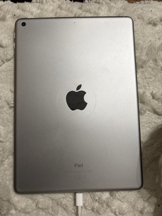 iPad 6 (A1893) - 32 ГБ - Серый (Wi-Fi)