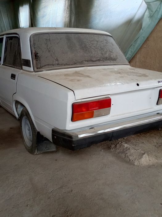 Vaz 2107 sotiladi