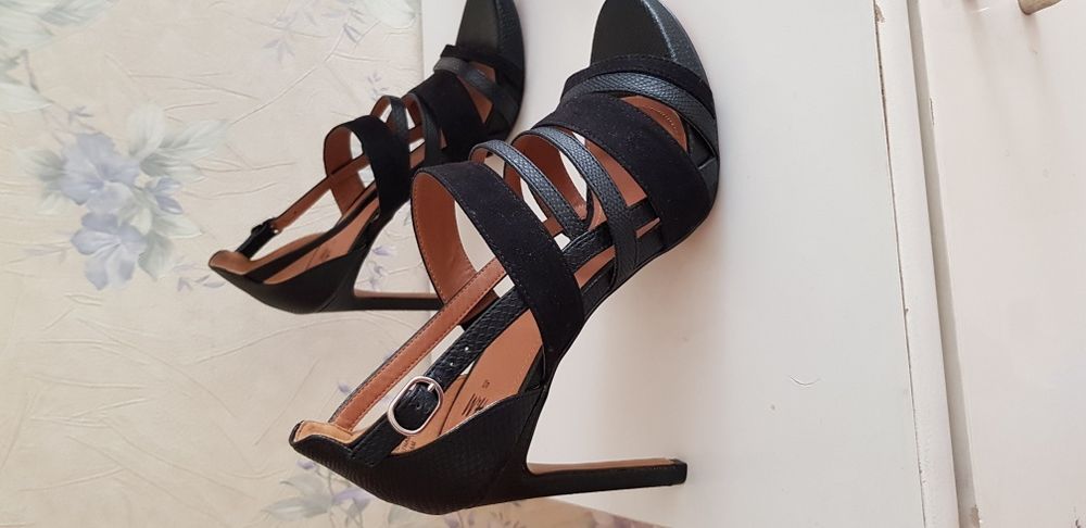 новые босоножки Н&М