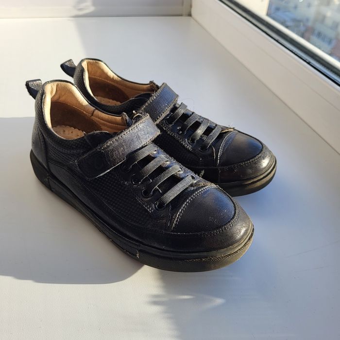 Продам сапоги, туфли, крассовки