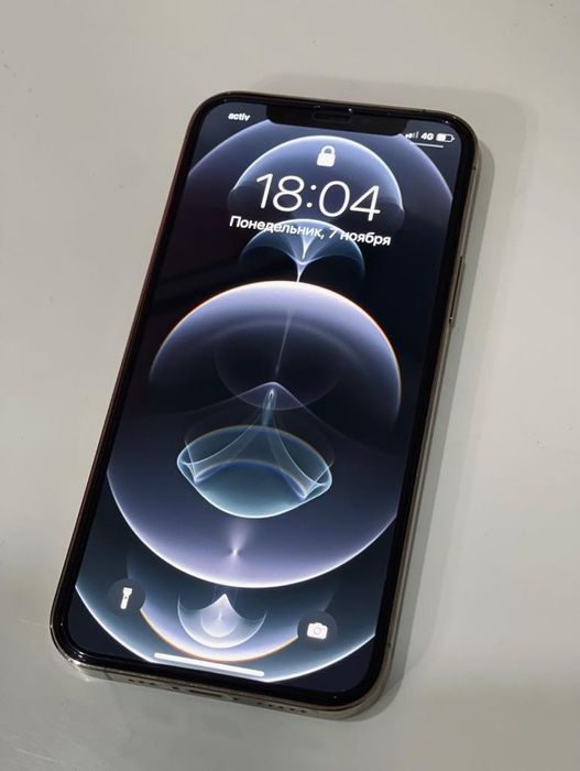 Iphone 12 pro golden