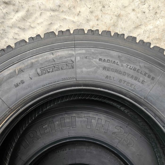 2 броя Тежкотоварни гуми 10R22.5 Pirelli TH25 144/142M M+S