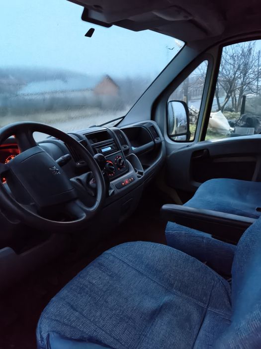 Vând pejo boxer an 2007