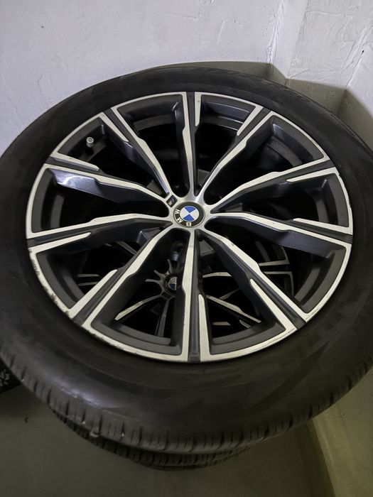 Продам резину и диски на bmw