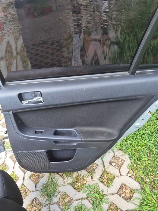 Mitshubishi Lancer Usa stanga dreapta fata spate Motor 2.0 pd tdi 140cai cutie de viteza 6 trepte