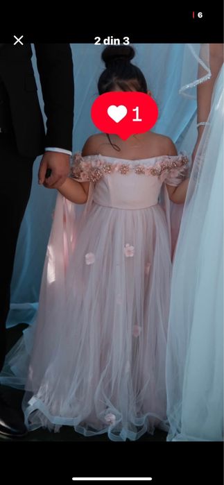 Vand rochița pentru fetițe pentru varsta de 4-5 ani!