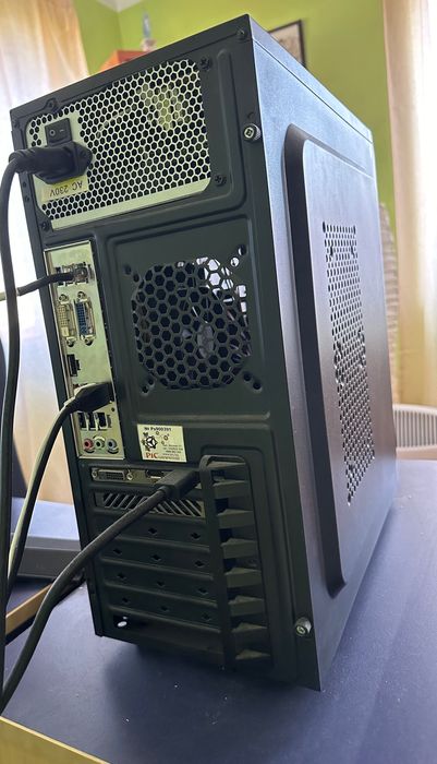 Продавам компютър с GTX 1050 Ti и i5-2500