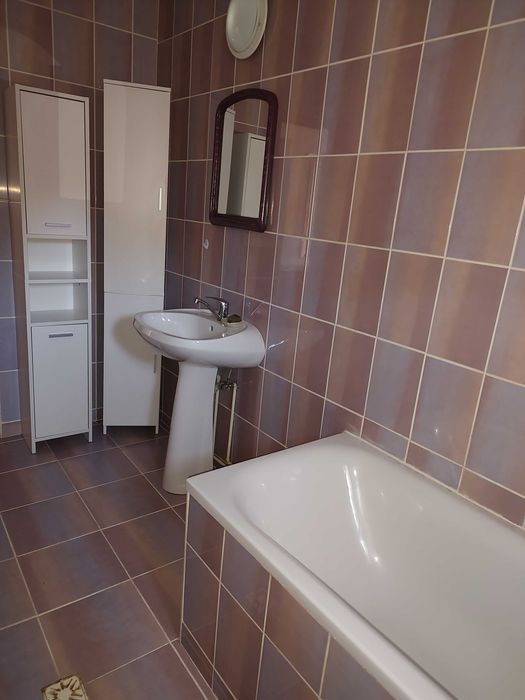 Închiriez casă în Jucu de Mijloc