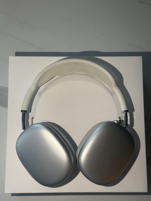 AirPods Max в отличном состоянии (белый)