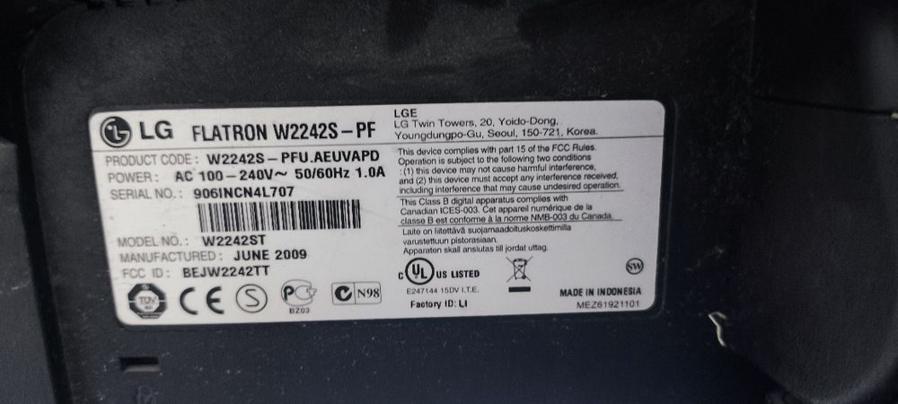 Монитор LG Flatron W2242S