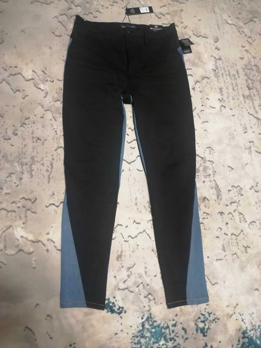 Blue jeans ,blugi skinny marca FASHIONNOVA SUA noi cu eticheta