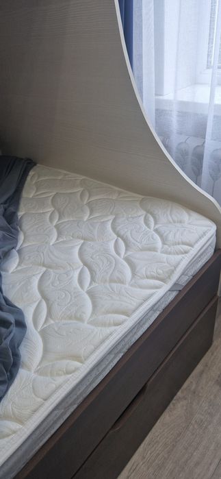 Продам двухъярусную кровать