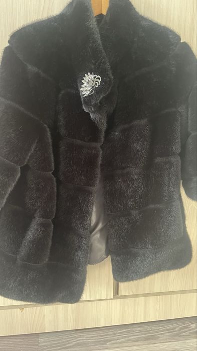 Продам эко шубу.. новый