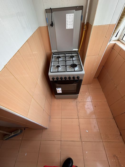 Inchiriez apartament 2 camere semidecomandat, Inel  2 , mobilat ,