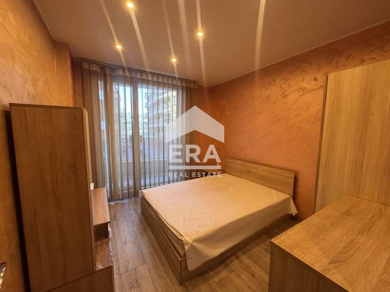 Ексклузивен двустаен обзаведен апартамент на 100 м от бул."Христо Смир