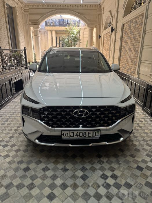 Hyundai Santa FE  2021 год , своя в отлином состояние