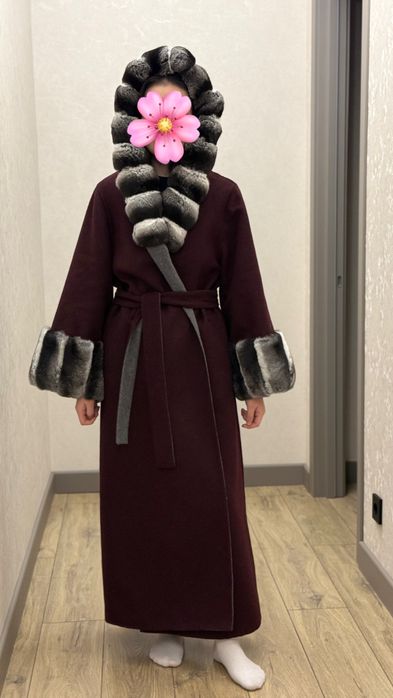 Продам пальто с мехом шиншиллы на воротнике и манжетах