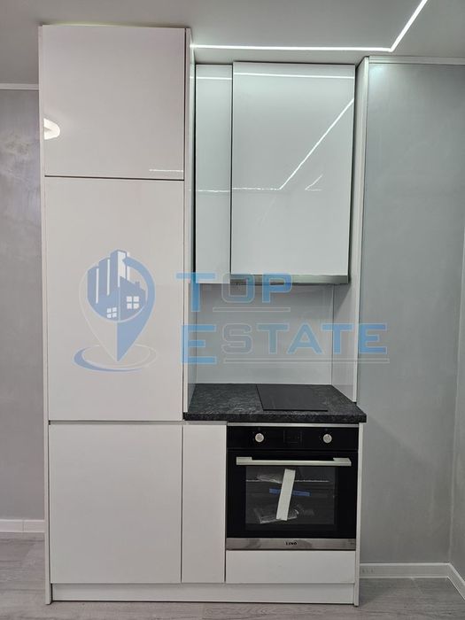 Тристаен ремонтиран апартамент с две спални в квартал Пролет, Горна О