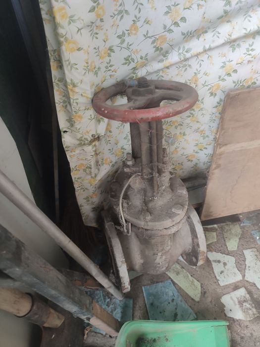 Продам задвижку.