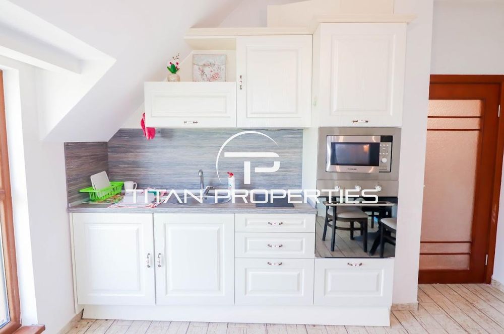 Дава се под наем Двустаен апартамент в Варна, Галата - 72 кв.м за 398.82 € - Снимка #1